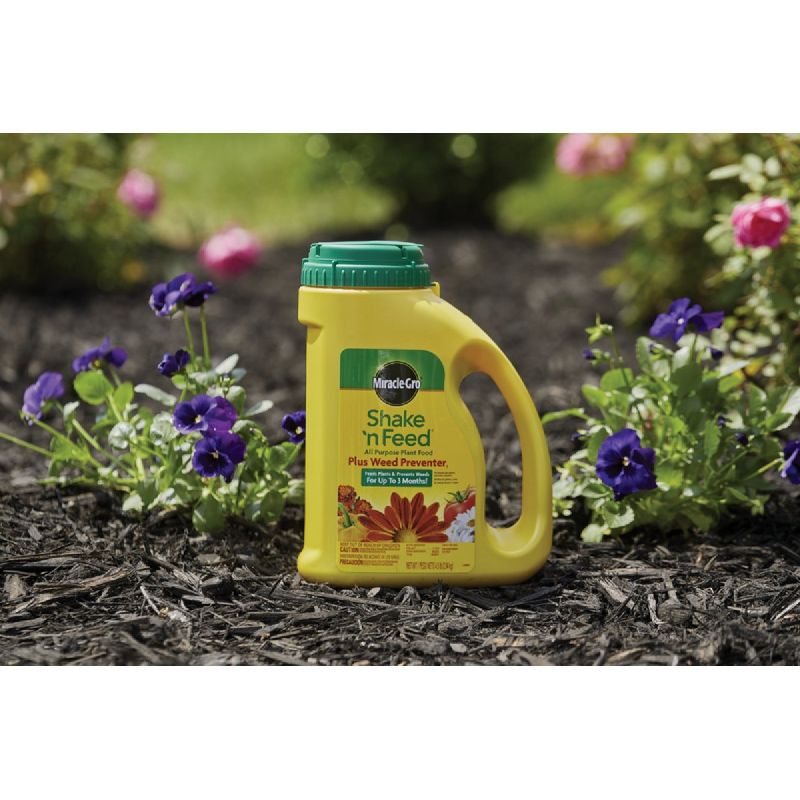 Miracle-Gro Shake &#039;n Feed All-Purpose Plant Food Plus Grass &amp; Weed Preventer 4.5 Lb.