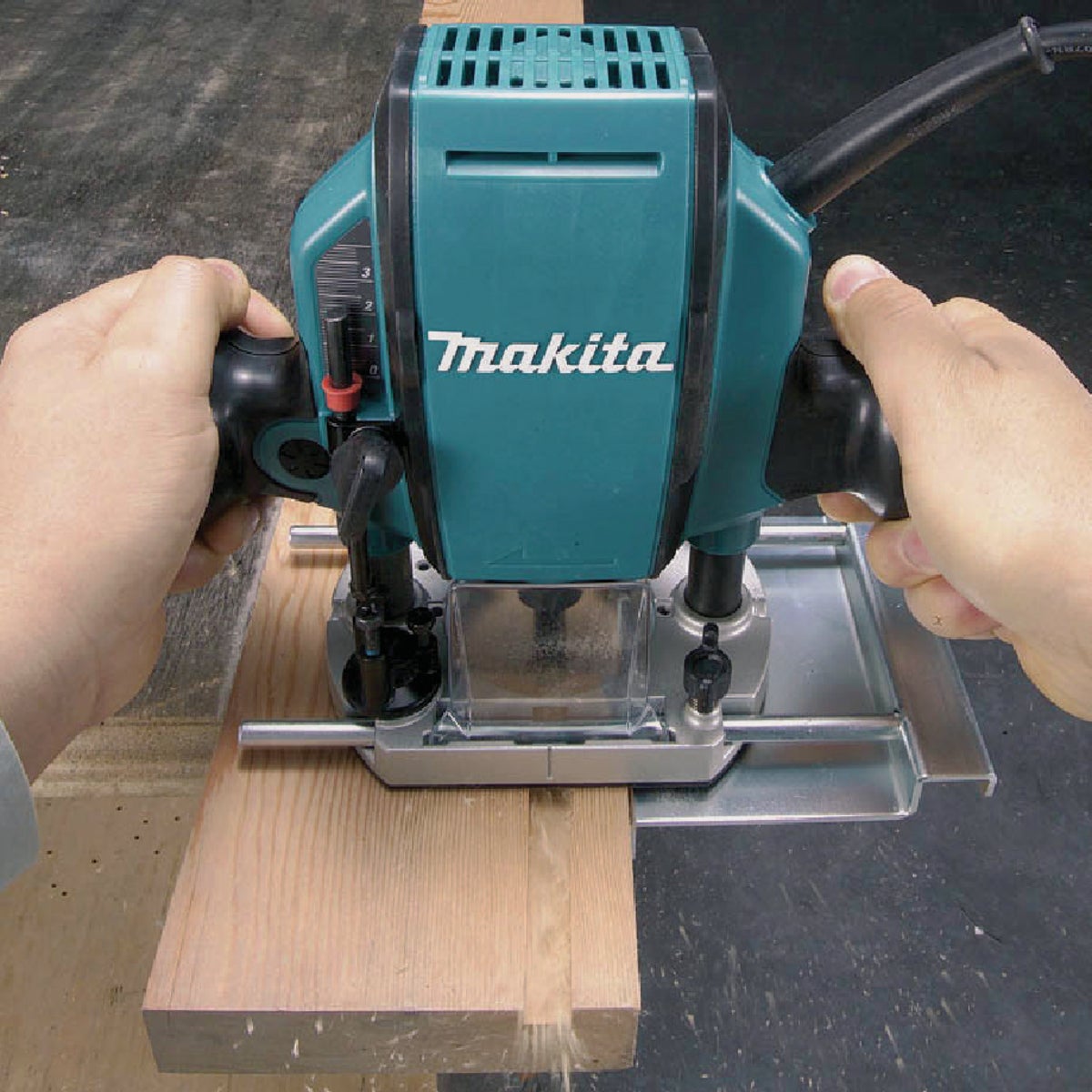 Buy Makita 1-1/4 HP Plunge Router 8