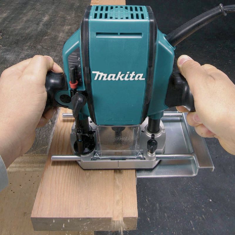 Makita 1-1/4 HP Plunge Router 8