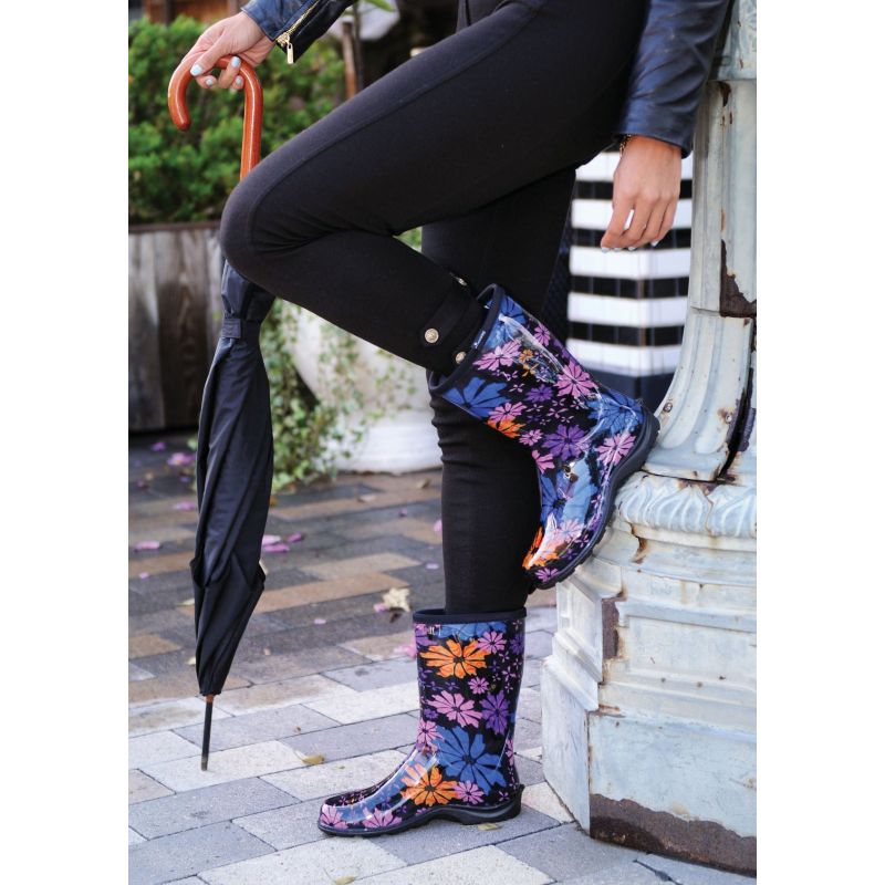Sloggers Women&#039;s Rain &amp; Garden Rubber Boot Size 7, Black With Flowers