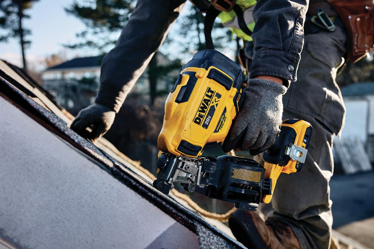 Buy DeWalt 20V MAX Brushless Cordless Roofing Nailer Kit