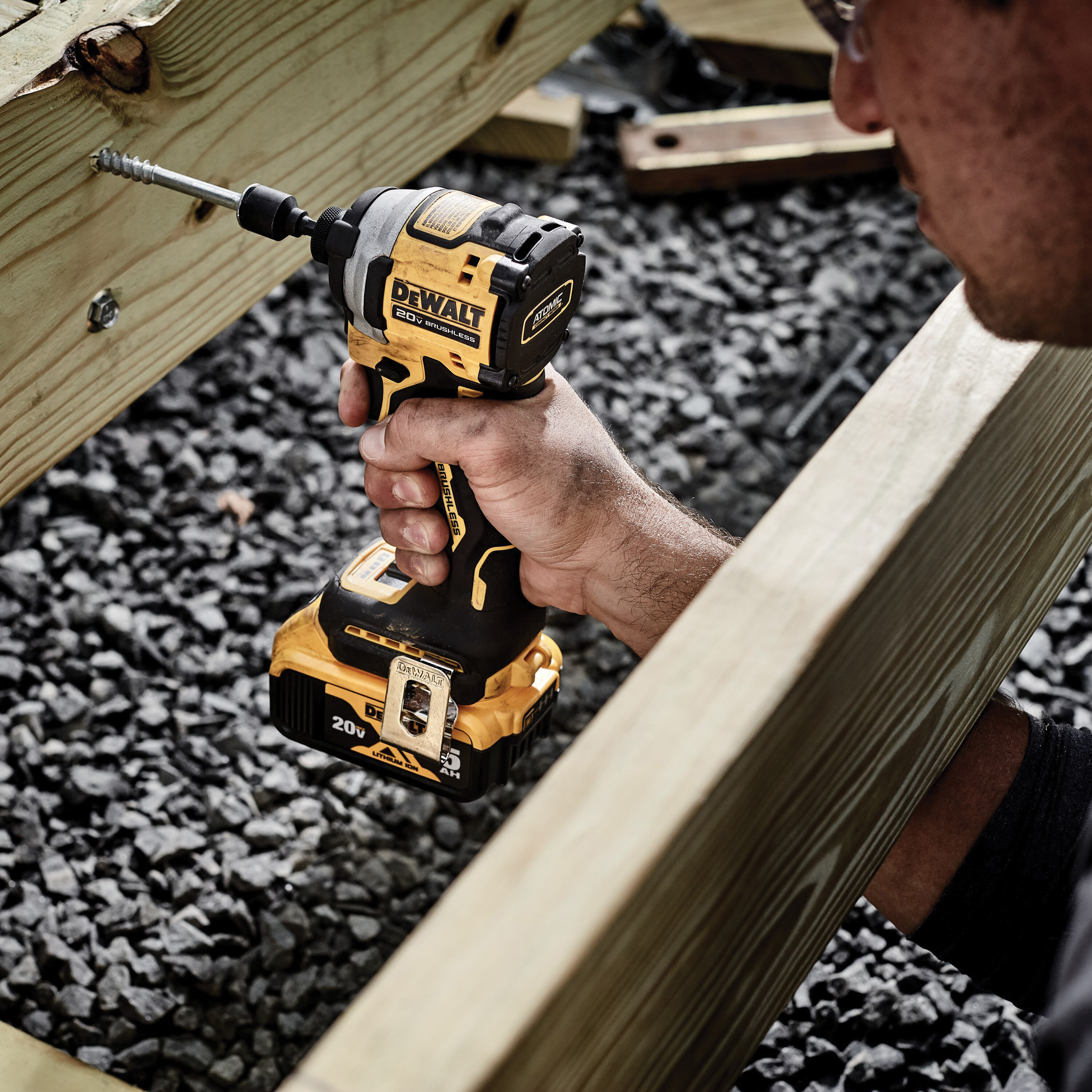 20 volt dewalt online brushless