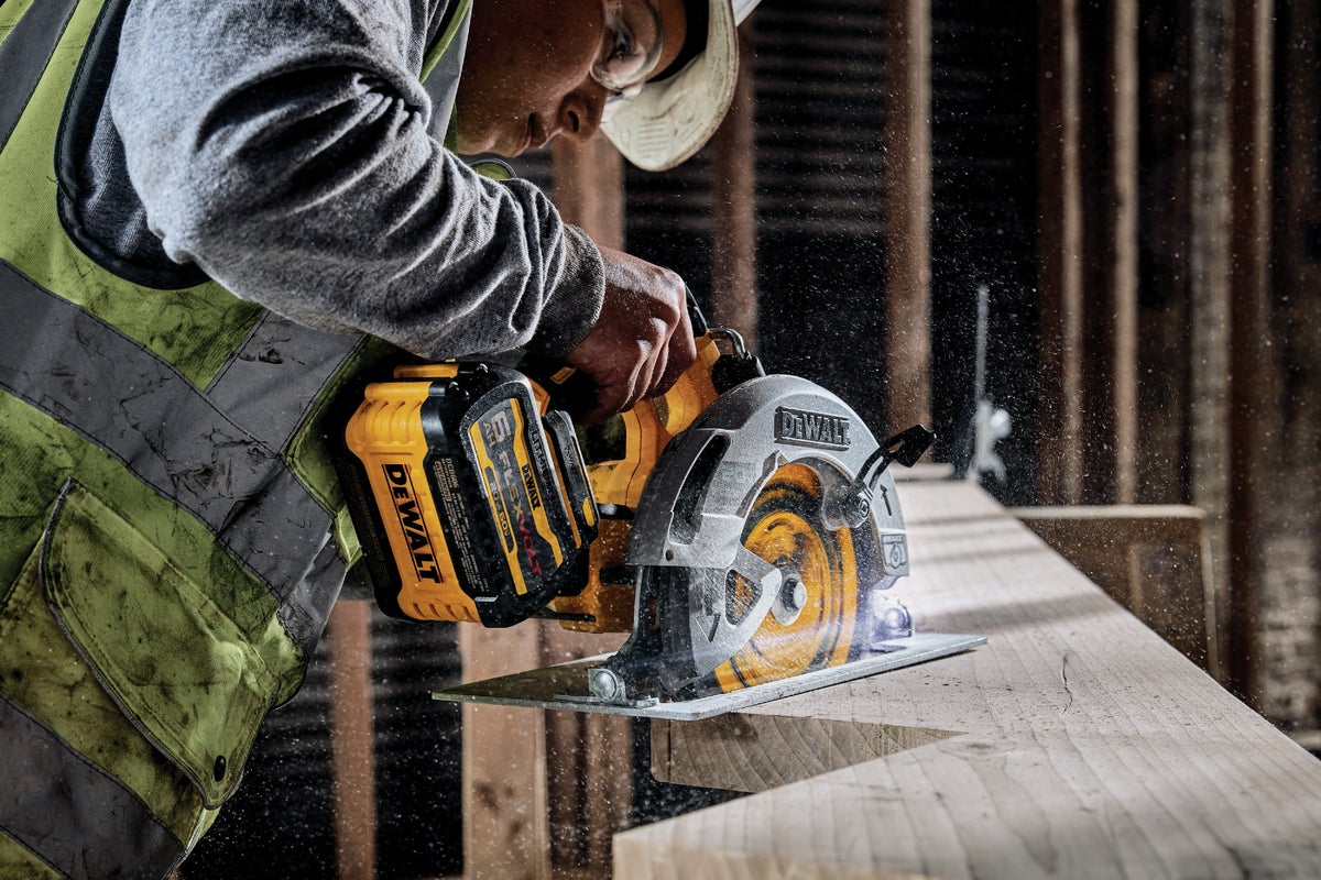 Buy DeWalt 20V MAX Li Ion Brushless Cordless Circular Saw w