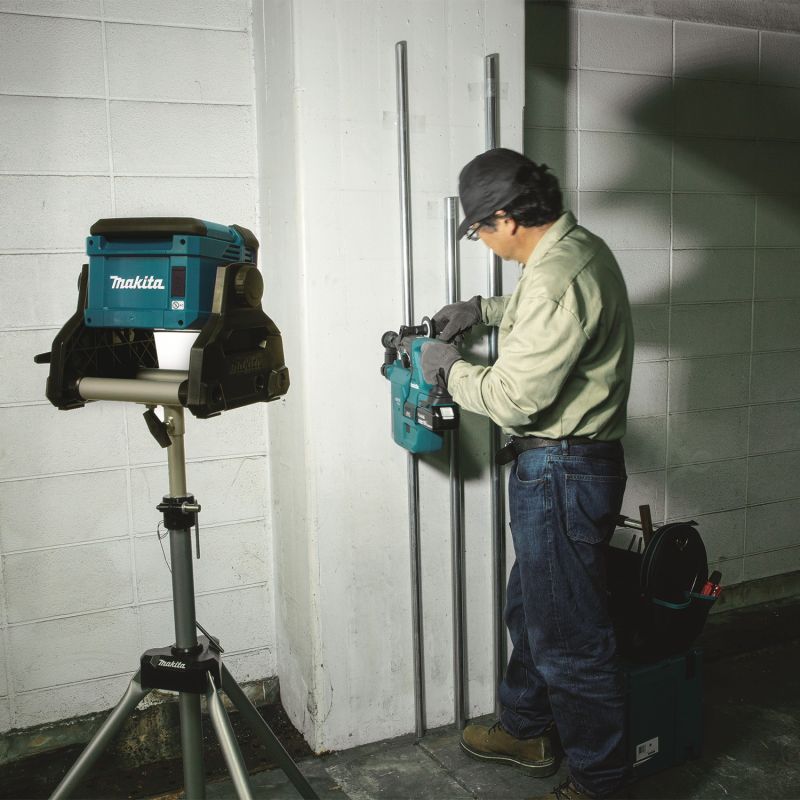 Makita LXT Series DML811 Cordless/Corded Work Light, 120 VAC, 31.5 W, LXT Lithium-Ion Battery, 30-Lamp, LED Lamp
