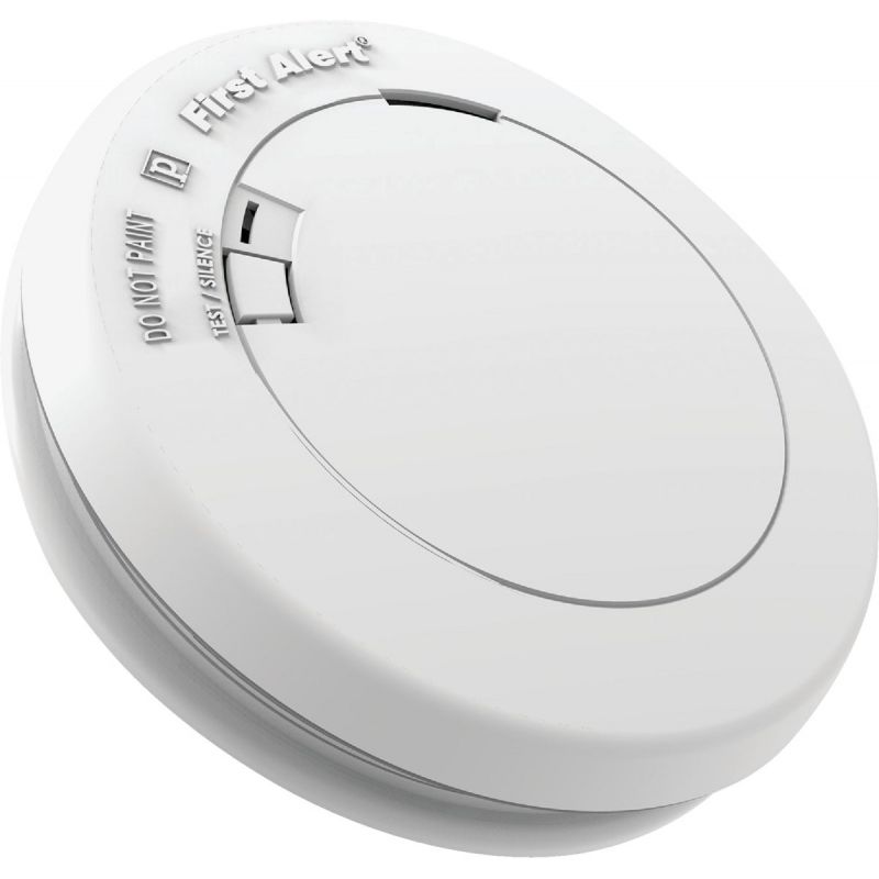 First Alert 10-Year Battery Smoke Alarm With Emergency Light White