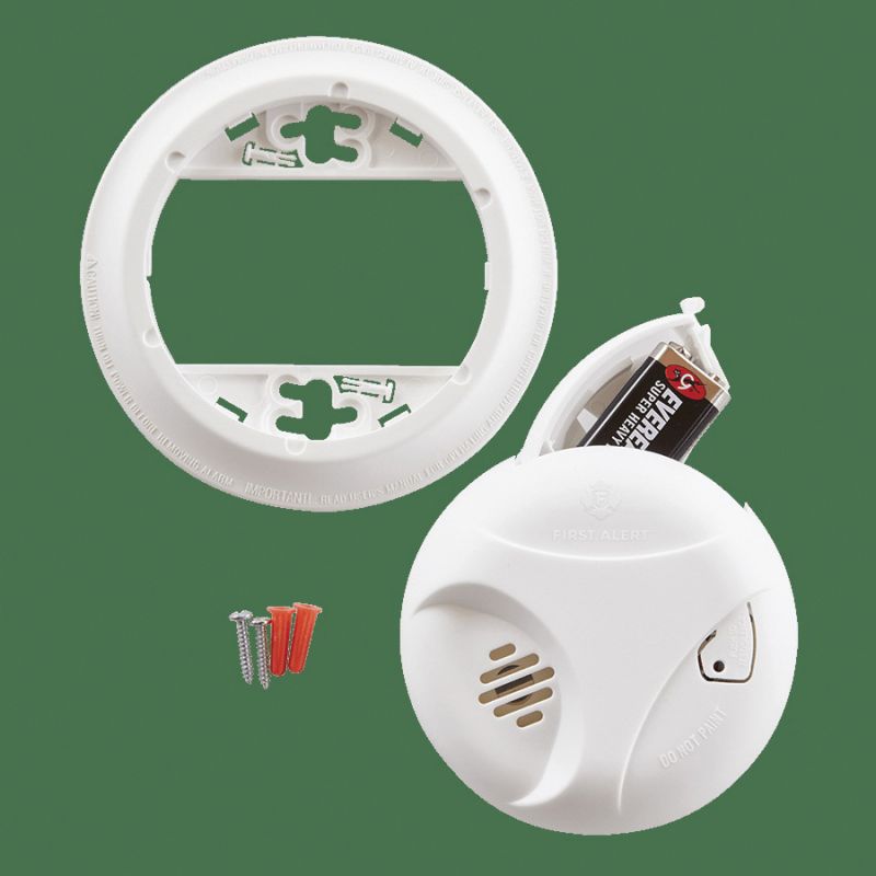 First Alert 1039796 Smoke Alarm, 9 V, Ionization Sensor, 85 dB, Alarm: Audible