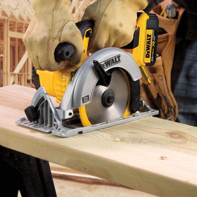 20V MAX* 5-1/2 in. Circular Saw - Battery and Charger Not Included